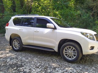 2010 Toyota Land Cruiser Prado 150 Series, белый, 3100000 рублей, вид 2