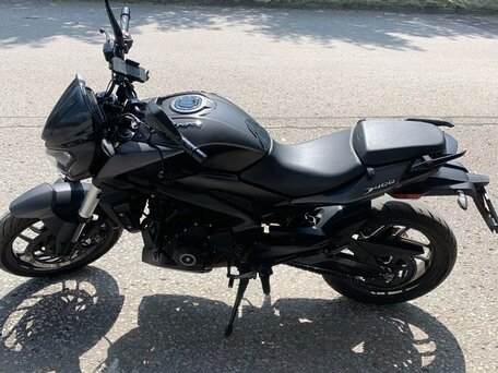 2022 Bajaj Dominar 400, чёрный, 290000 рублей, вид 2