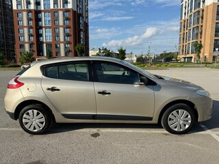 2010 Renault Megane III, бежевый, 675000 рублей, вид 3