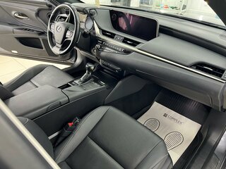 2021 Lexus ES 250 VII Рестайлинг, серый, 5300000 рублей, вид 4