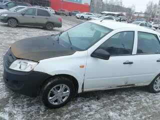 2015 Lada (ВАЗ) Granta I, белый, 250000 рублей, вид 1