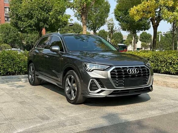 2023 Audi Q3 35 TFSI II (F3), серый, 2140000 рублей - вид 2