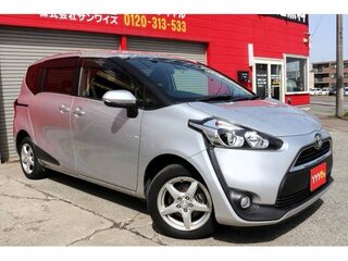 2017 Toyota Sienta II, серебристый, 1290000 рублей, вид 2