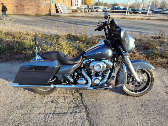 2012 Harley-Davidson Street Glide, серый, 899999 рублей - вид 2