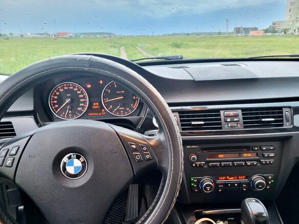 2011 BMW 3 серии 318i V (E90/E91/E92/E93) Рестайлинг, чёрный, 1050000 рублей - вид 8