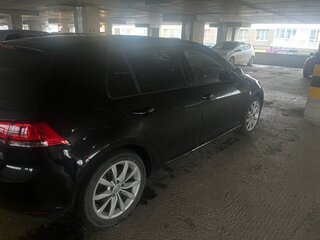 2013 Volkswagen Golf VII, чёрный, 1322000 рублей, вид 4