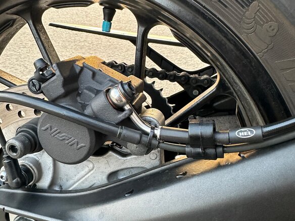 2015 Yamaha MT-09 Tracer (FJ-09), красный, 720000 рублей - вид 8