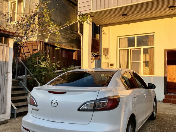 2012 Mazda 3 II (BL) Рестайлинг, белый, 1090000 рублей - вид 4
