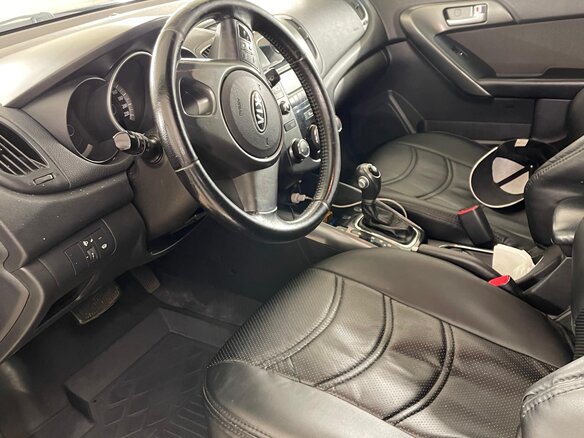 2011 Kia Cerato 4-speed II, чёрный, 850000 рублей - вид 6