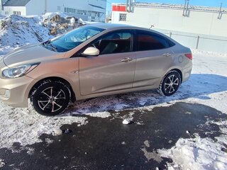 2011 Hyundai Solaris I, бежевый, 630000 рублей, вид 4