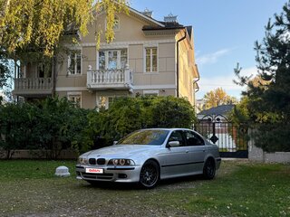 2001 BMW 5 серии 535i IV (E39) Рестайлинг, серебристый, 1599000 рублей, вид 1