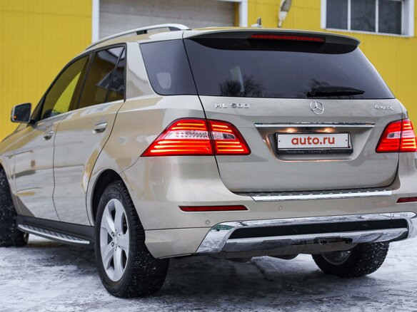 2012 Mercedes-Benz M-Класс 500 III (W166), золотистый, 2566000 рублей - вид 9