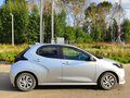 2020 Toyota Yaris IV, серебристый, 1200000 рублей - вид 10