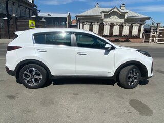 2019 Kia Sportage IV Рестайлинг, белый, 2650000 рублей, вид 5