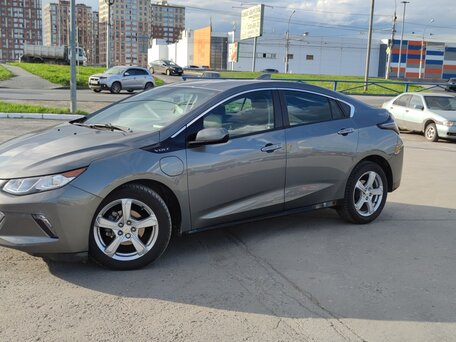 2015 Chevrolet Volt II, серый, 1450000 рублей, вид 1