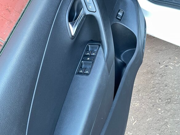 2018 Volkswagen Polo V Рестайлинг, белый, 1300000 рублей - вид 16
