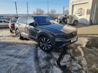 2022 Volkswagen Touareg III, серый, 7500000 рублей, вид 2