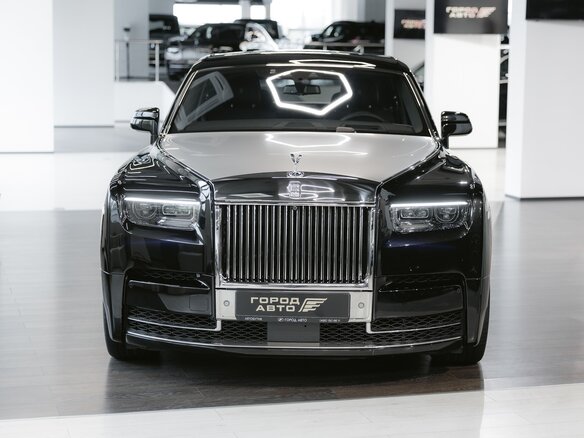 2021 Rolls-Royce Phantom VIII (Series I), чёрный, 45000000 рублей - вид 2
