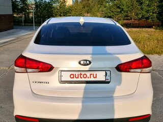 2018 Kia Cerato III Рестайлинг (Classic), белый, 1550000 рублей, вид 3