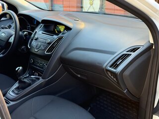 2017 Ford Focus III Рестайлинг, белый, 899000 рублей, вид 5
