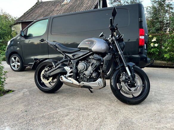 2021 Triumph Trident 660, чёрный, 700000 рублей - вид 5