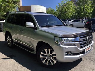 2015 Toyota Land Cruiser 200 Series Рестайлинг 2, серебристый, 6150000 рублей, вид 3