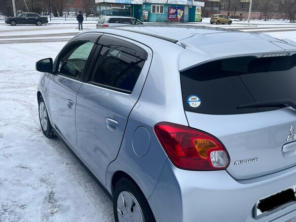 2014 Mitsubishi Mirage VI, серый, 660000 рублей - вид 4