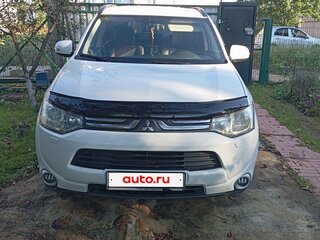 2013 Mitsubishi Outlander III, белый, 1200000 рублей, вид 1