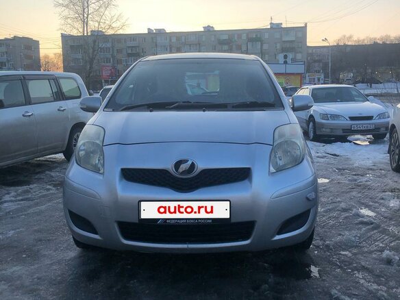 2008 Toyota Vitz II (XP90), серый, 620000 рублей - вид 1