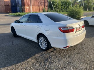 2015 Toyota Camry VII (XV50) Рестайлинг, белый, 2495000 рублей, вид 4