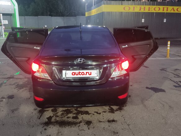 2013 Hyundai Solaris I, чёрный, 440000 рублей - вид 4