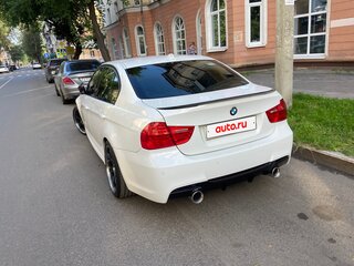 2010 BMW 3 серии 330i V (E90/E91/E92/E93) Рестайлинг, белый, 3000000 рублей, вид 3