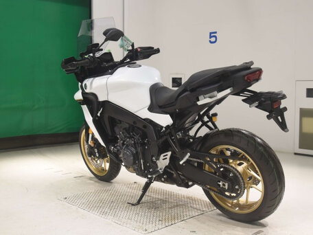 2025 Yamaha MT-09 Tracer (FJ-09), белый, 1800000 рублей, вид 4