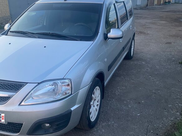 2013 Lada (ВАЗ) Largus I, серебристый, 700000 рублей