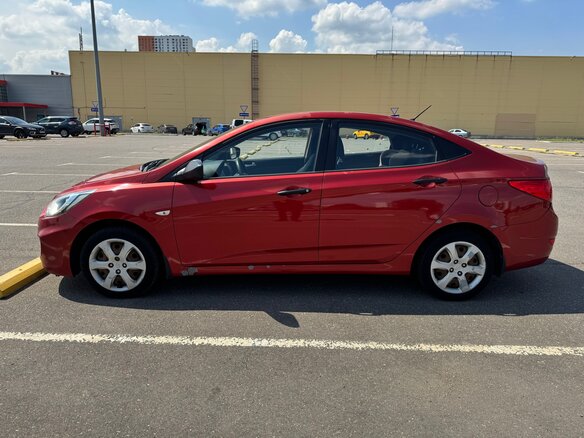 2012 Hyundai Solaris I, красный, 799000 рублей - вид 4