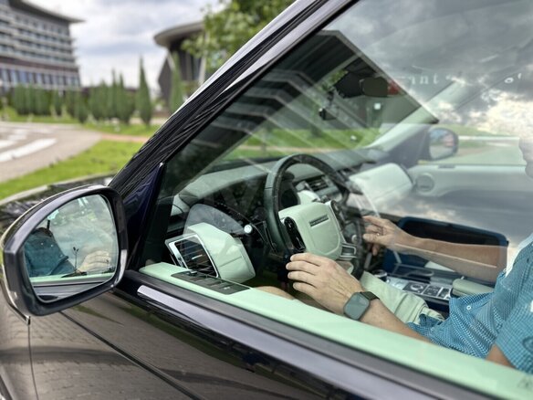 2018 Land Rover Discovery V, чёрный, 3278956 рублей - вид 13