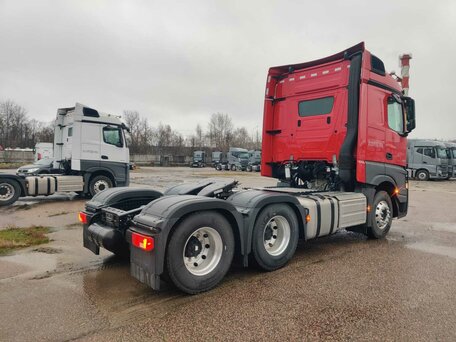 2022 Mercedes-Benz Actros, красный, 15500000 рублей, вид 3