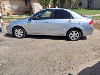 2007 Kia Cerato I Рестайлинг, серебристый, 600000 рублей, вид 4