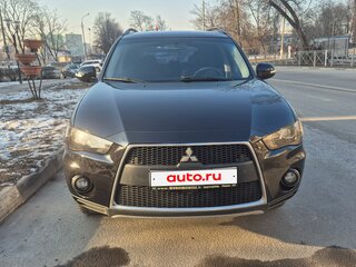 2011 Mitsubishi Outlander II Рестайлинг, чёрный, 1420000 рублей, вид 3