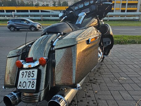 2016 Harley-Davidson Street Glide Special, золотистый, 1580000 рублей, вид 2