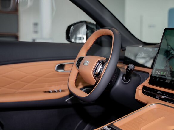 2026 Geely EX5 Гибрид EM-i, зелёный, 3969990 рублей - вид 12