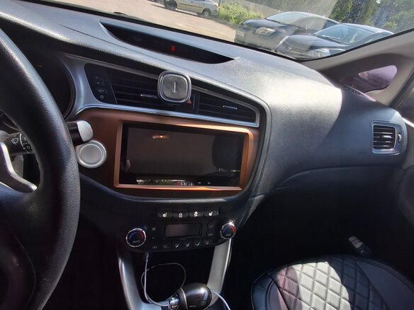2017 Kia Ceed II Рестайлинг, коричневый, 1430000 рублей - вид 8