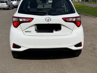 2017 Toyota Yaris III Рестайлинг 2, белый, 1003654 рублей, вид 5