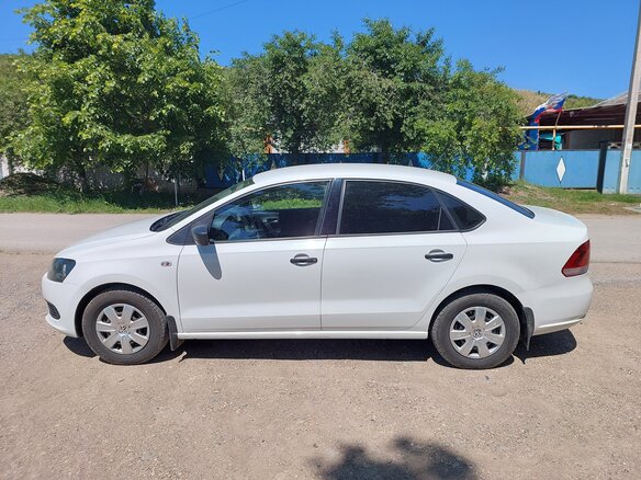 2011 Volkswagen Polo V, белый, 830000 рублей - вид 6