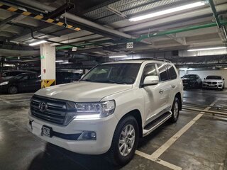 2016 Toyota Land Cruiser 200 Series Рестайлинг 2, белый, 5100000 рублей, вид 1