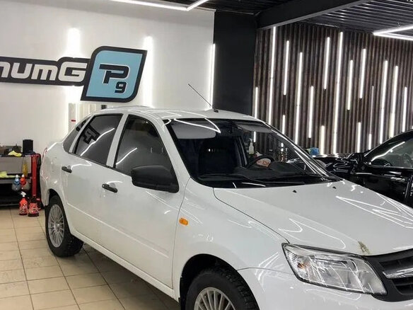 2015 Lada (ВАЗ) Granta I, белый, 500000 рублей - вид 2