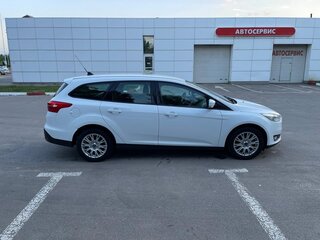 2017 Ford Focus III Рестайлинг, белый, 1000000 рублей, вид 4