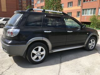 2005 Mitsubishi Outlander I, чёрный, 700000 рублей, вид 2