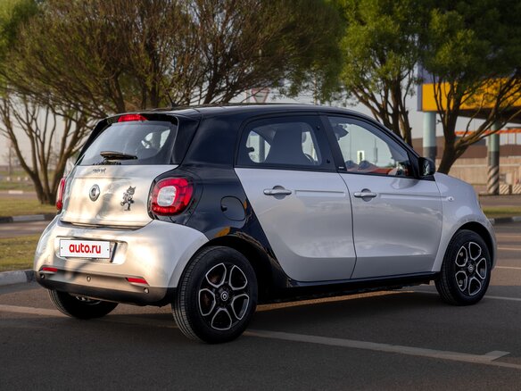 2017 Smart Forfour II, серебристый, 1550000 рублей - вид 2
