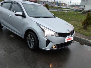 2021 Kia Rio IV Рестайлинг, серый, 1690000 рублей, вид 2